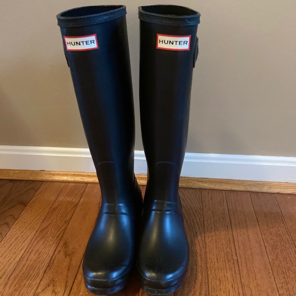 Hunter boots (tall) Black matte size 6.